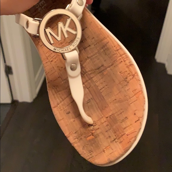 Michael KORS jelly sandals with cushioned sole - Picture 3 of 9